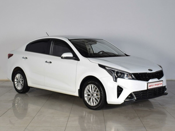 Kia Rio, IV Рестайлинг 2021 с пробегом 64 081 км.