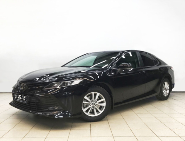 Toyota Camry, VIII (XV70) Рестайлинг 2021 с пробегом 19 000 км.