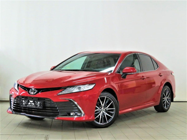 Toyota Camry, VIII (XV70) Рестайлинг 2021 с пробегом 10 700 км.