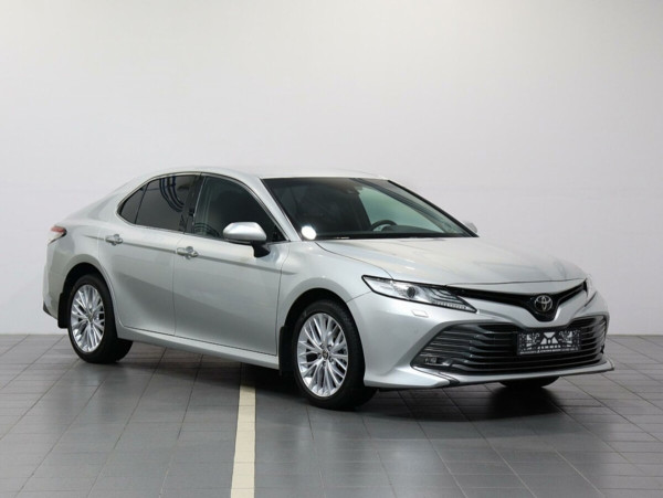 Toyota Camry, VIII (XV70) Рестайлинг 2021 с пробегом 18 400 км.