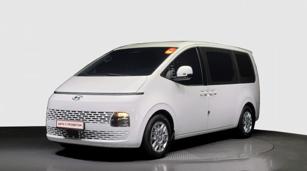 Hyundai Staria, I 2022 с пробегом 8 012 км.