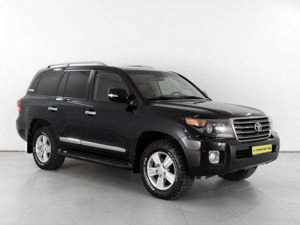 Toyota Land Cruiser, 200 Series Рестайлинг 1 2014 с пробегом 158 000 км.