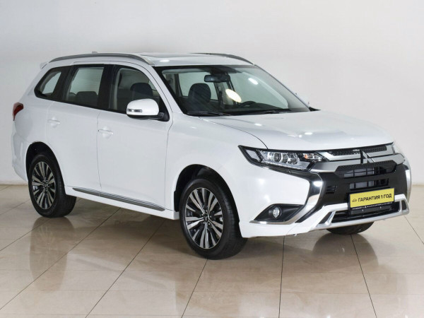 Mitsubishi Outlander, III Рестайлинг 3 2022 с пробегом 23 км.
