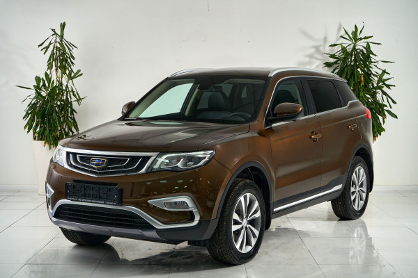 Geely Atlas, I 2021 с пробегом 2 600 км.