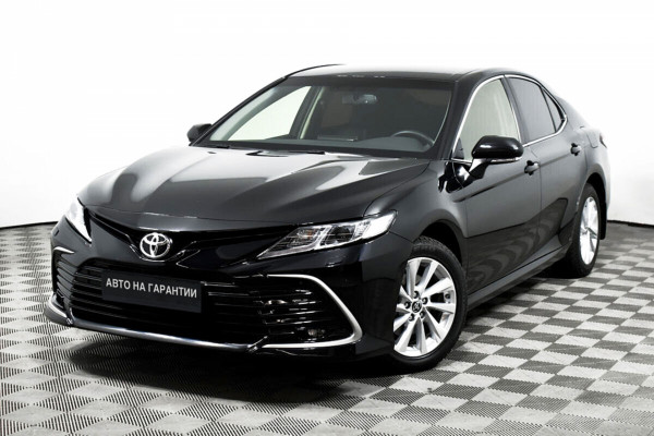 Toyota Camry, VIII (XV70) Рестайлинг 2022 с пробегом 18 000 км.