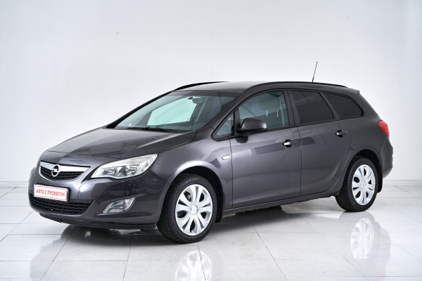 Opel Astra, J 2012 с пробегом 104 000 км.