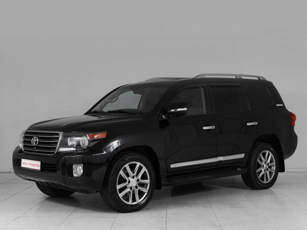Toyota Land Cruiser, 200 Series Рестайлинг 2 2015 с пробегом 124 300 км.