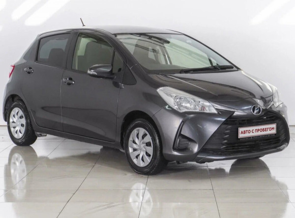 Toyota Vitz, III (XP130) Рестайлинг 2 2019 с пробегом 86 984 км.