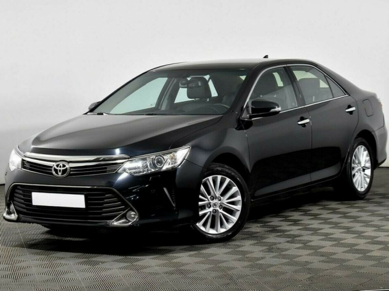 Toyota Camry, VII (XV50) Рестайлинг 2016 с пробегом 64 000 км.