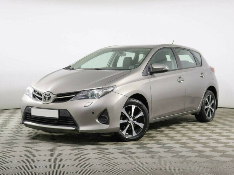 Toyota Auris, II 2013 с пробегом 81 500 км.