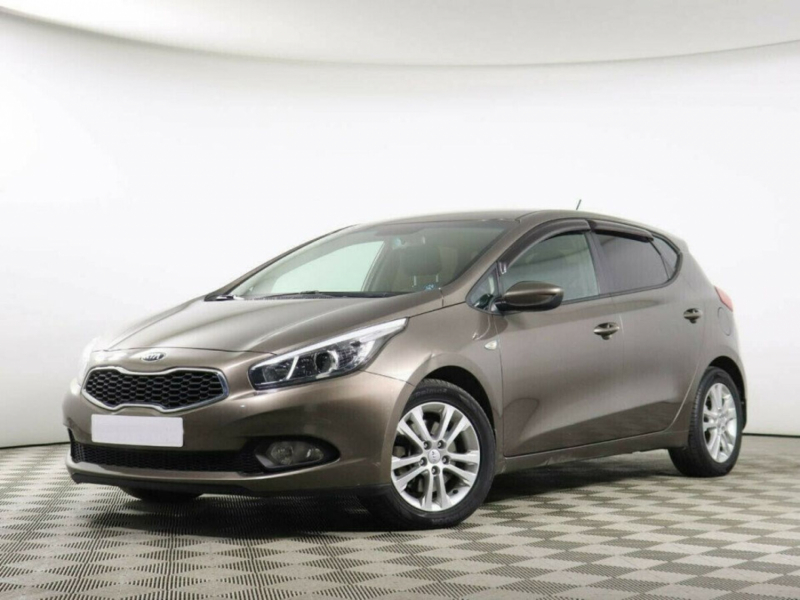 Kia Ceed, II Рестайлинг 2015 с пробегом 81 658 км.