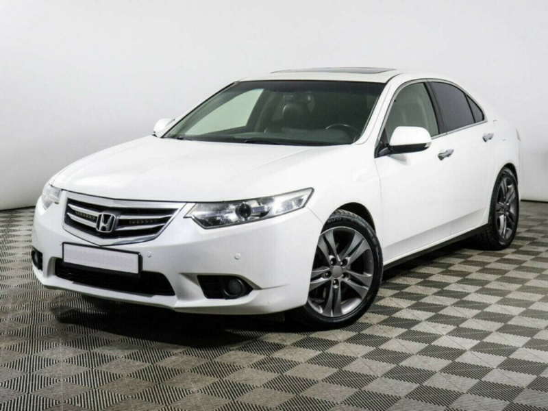 Honda Accord, IX 2012 с пробегом 121 000 км.