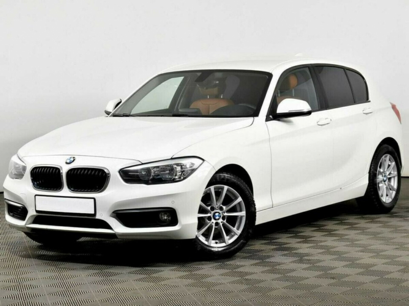 BMW 1 серии, II (F20/F21) Рестайлинг 2 2017 с пробегом 52 177 км.