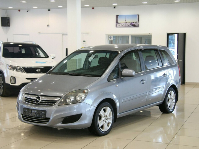 Opel Zafira, C 2012 с пробегом 104 000 км.