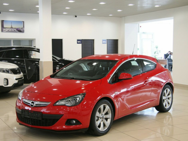 Opel Astra, J 2011 с пробегом 104 000 км.