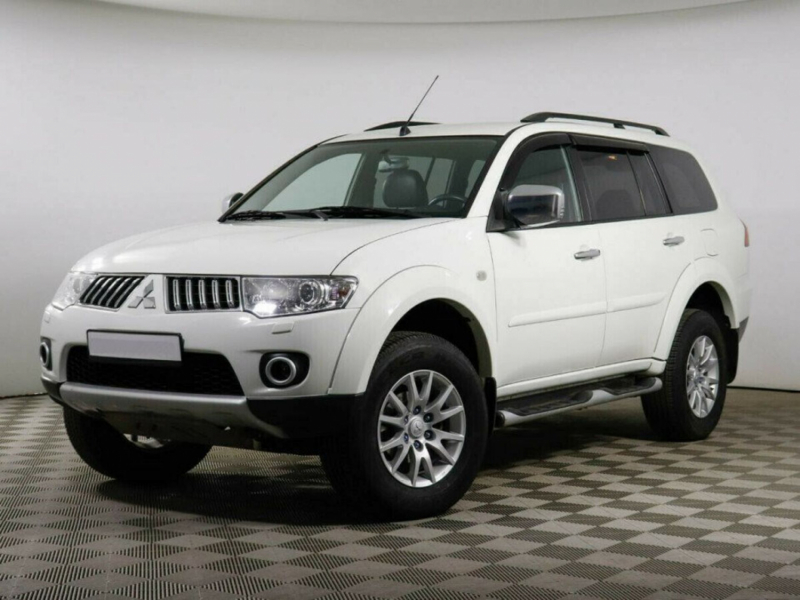 Mitsubishi Pajero Sport, II 2011 с пробегом 125 000 км.