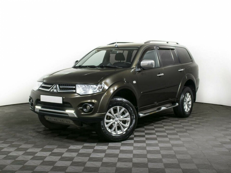 Mitsubishi Pajero Sport, II Рестайлинг 2014 с пробегом 79 000 км.