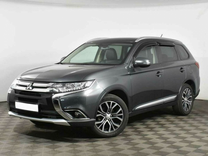 Mitsubishi Outlander, III Рестайлинг 2 2015 с пробегом 95 000 км.