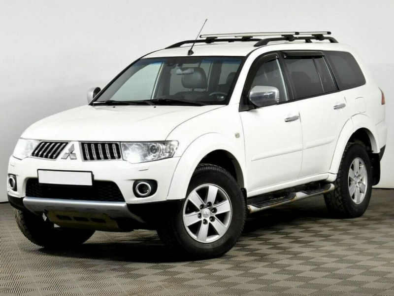 Mitsubishi Pajero Sport, II 2010 с пробегом 148 000 км.