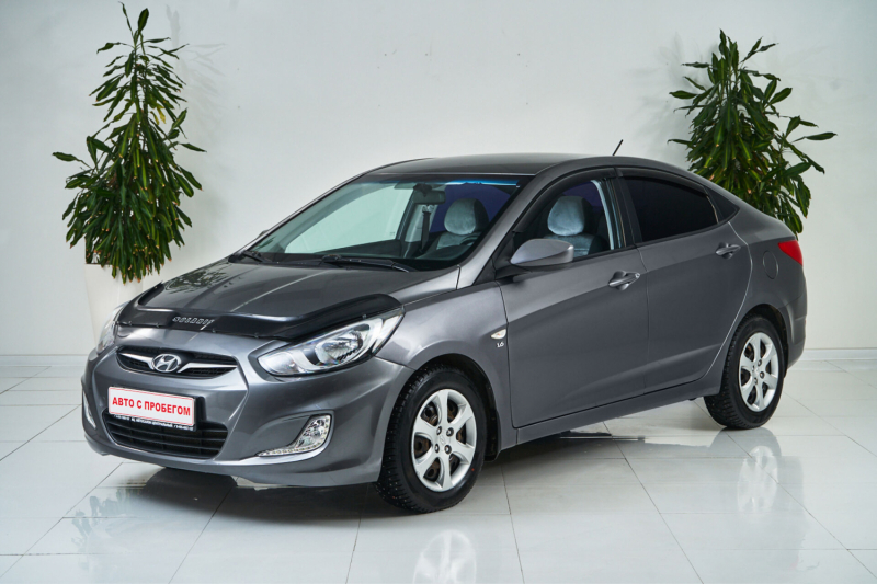 Hyundai Solaris, I 2012 с пробегом 105 000 км.