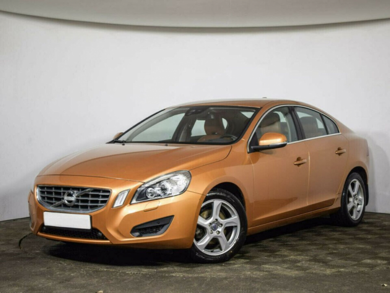 Volvo S60, II 2012 с пробегом 95 000 км.