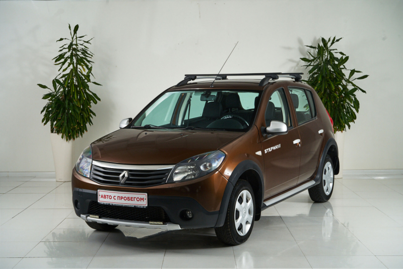 Renault Sandero, II 2014 с пробегом 102 000 км.