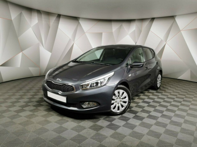 Kia Ceed, II 2013 с пробегом 112 488 км.