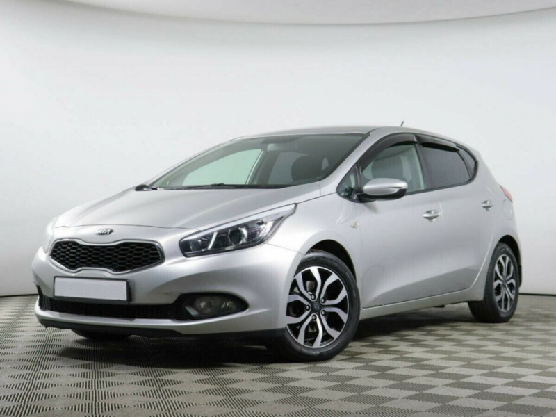 Kia Ceed, II 2013 с пробегом 90 422 км.