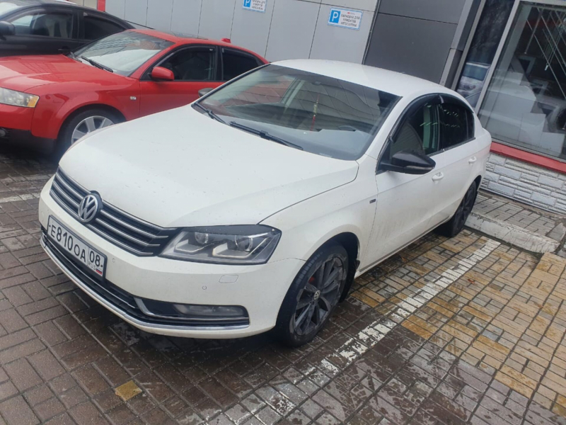 Volkswagen Passat, B7 2011 с пробегом 181 000 км.