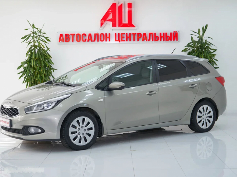 Kia Ceed, II 2013 с пробегом 64 000 км.