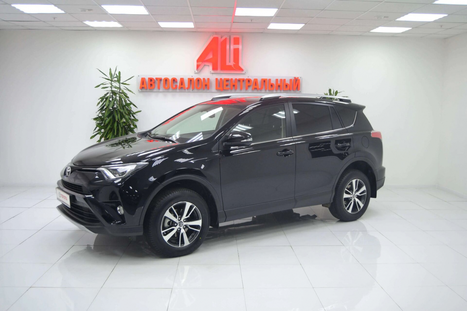 Toyota RAV4, 2019 г.