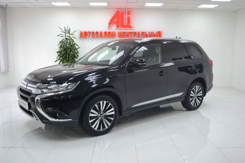 Mitsubishi Outlander, III Рестайлинг 3 2019 с пробегом 36 000 км.