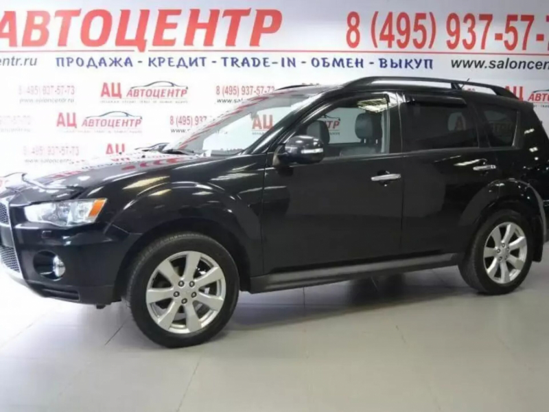 Mitsubishi Outlander, III 2012 с пробегом 53 000 км.