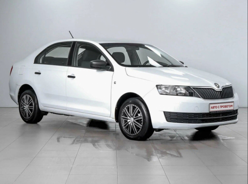 Skoda Rapid, I 2014 с пробегом 77 061 км.